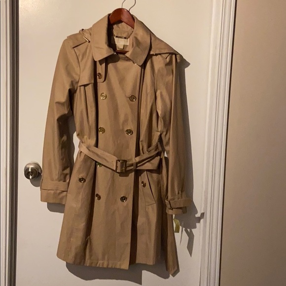 Michael Kor’s tan Trench Coat - Picture 5 of 8